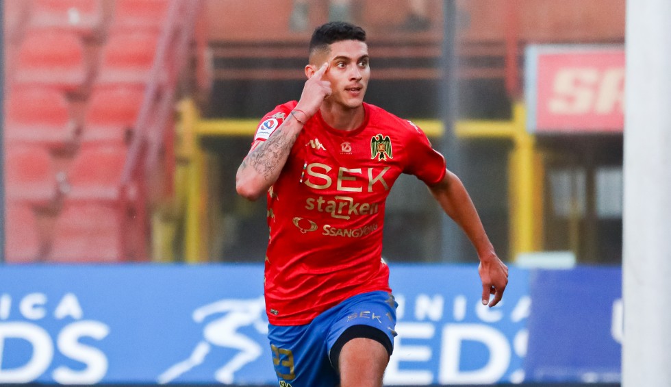 A generic square placeholder image with rounded corners in a figure.