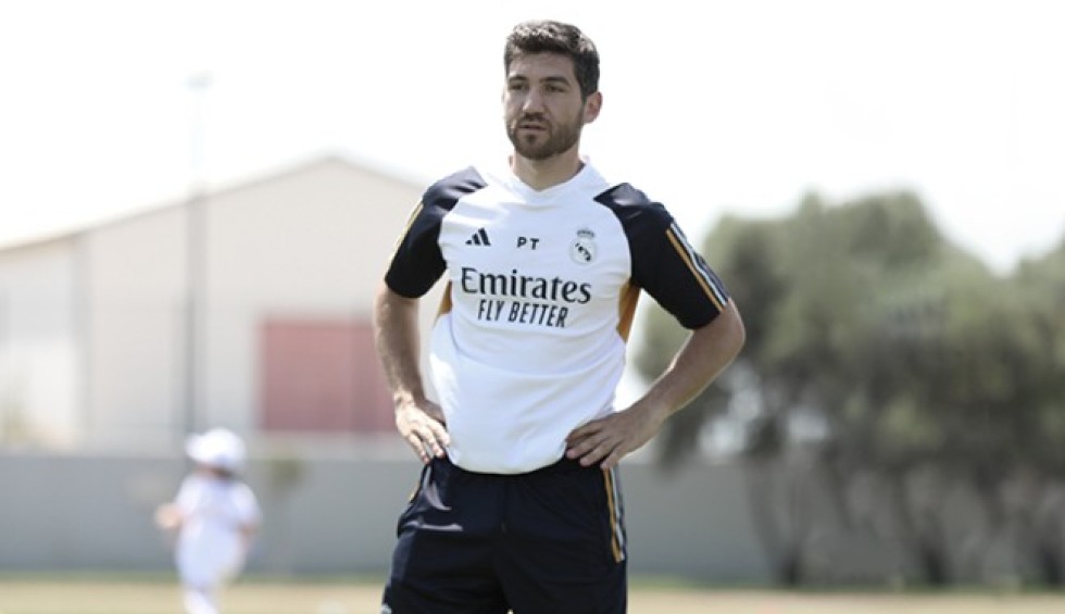 A generic square placeholder image with rounded corners in a figure.