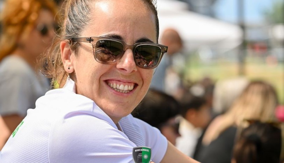 A generic square placeholder image with rounded corners in a figure.