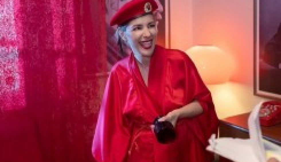 A generic square placeholder image with rounded corners in a figure.