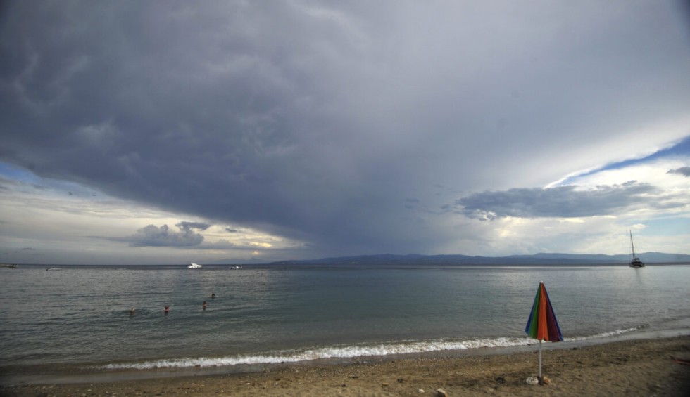 A generic square placeholder image with rounded corners in a figure.