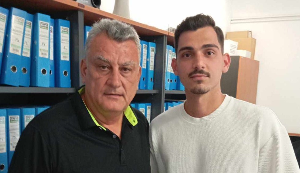 A generic square placeholder image with rounded corners in a figure.