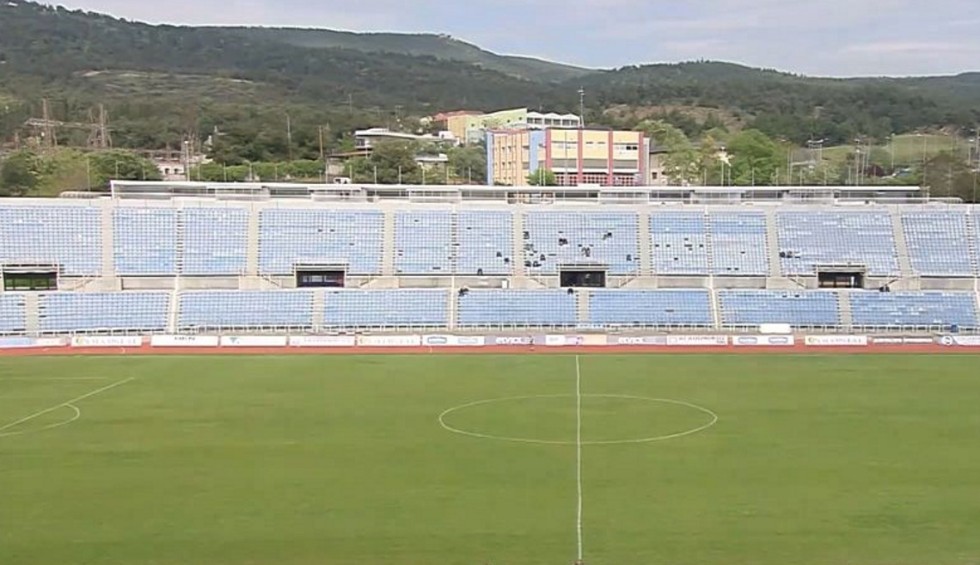 A generic square placeholder image with rounded corners in a figure.