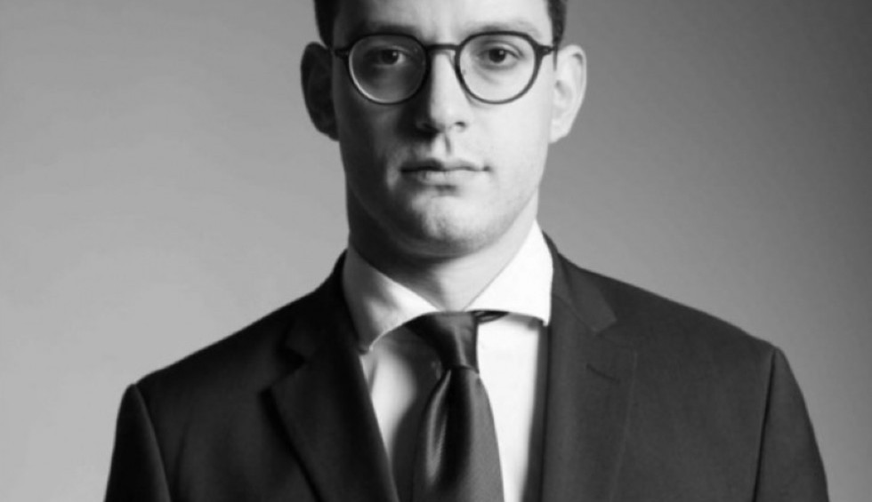 A generic square placeholder image with rounded corners in a figure.