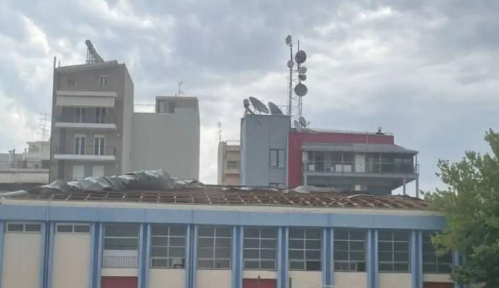 A generic square placeholder image with rounded corners in a figure.