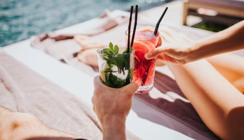 A generic square placeholder image with rounded corners in a figure.