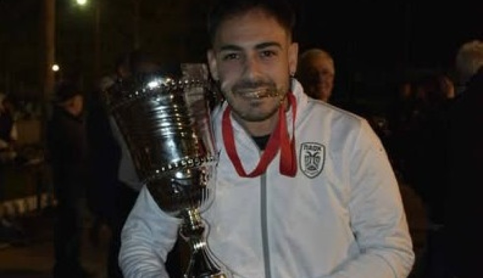 A generic square placeholder image with rounded corners in a figure.