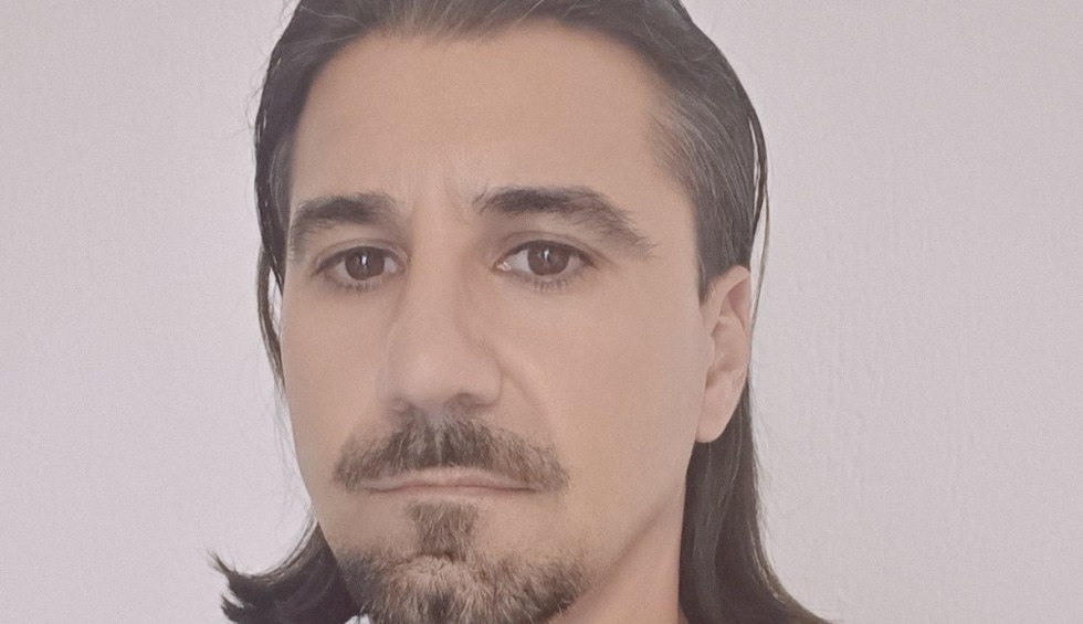 A generic square placeholder image with rounded corners in a figure.