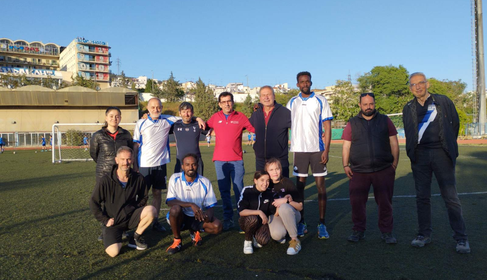 A generic square placeholder image with rounded corners in a figure.