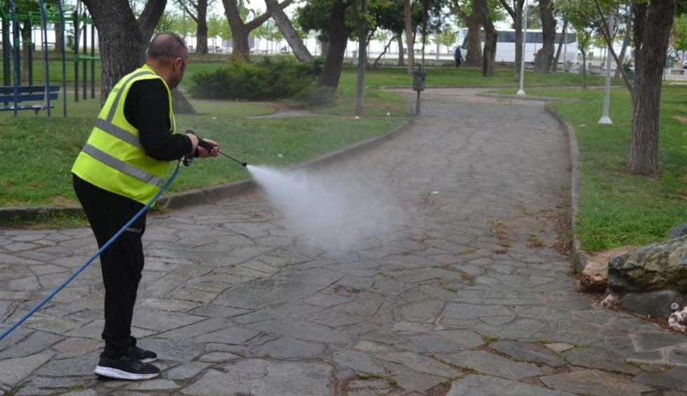 A generic square placeholder image with rounded corners in a figure.