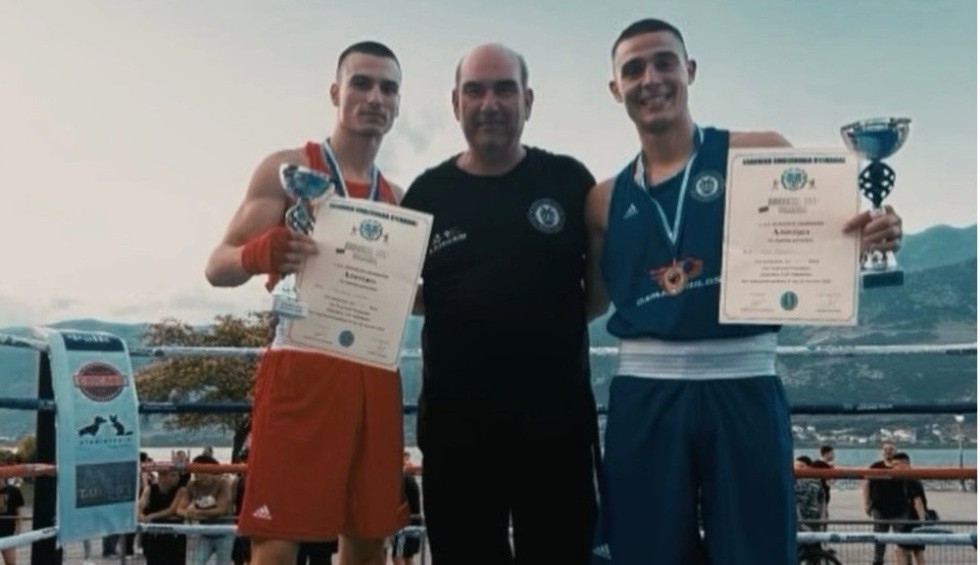 A generic square placeholder image with rounded corners in a figure.