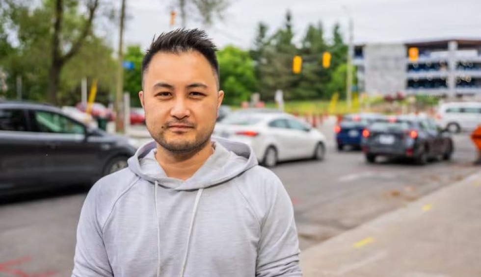 A generic square placeholder image with rounded corners in a figure.