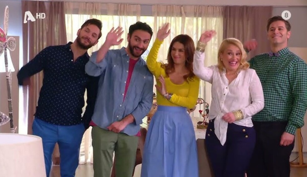 A generic square placeholder image with rounded corners in a figure.