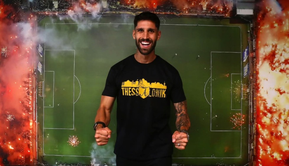 A generic square placeholder image with rounded corners in a figure.