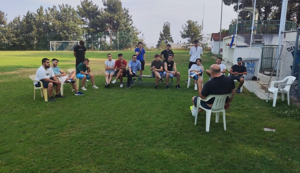 A generic square placeholder image with rounded corners in a figure.