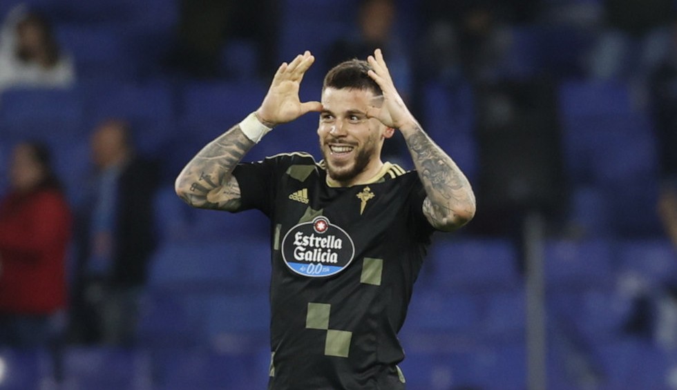 A generic square placeholder image with rounded corners in a figure.