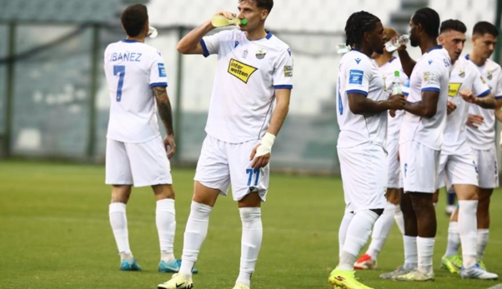 A generic square placeholder image with rounded corners in a figure.