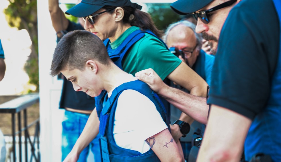 A generic square placeholder image with rounded corners in a figure.