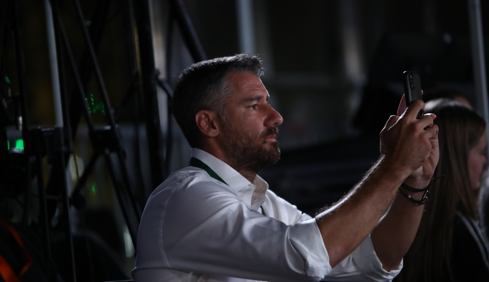 A generic square placeholder image with rounded corners in a figure.