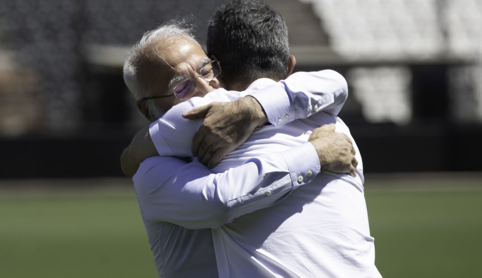 A generic square placeholder image with rounded corners in a figure.