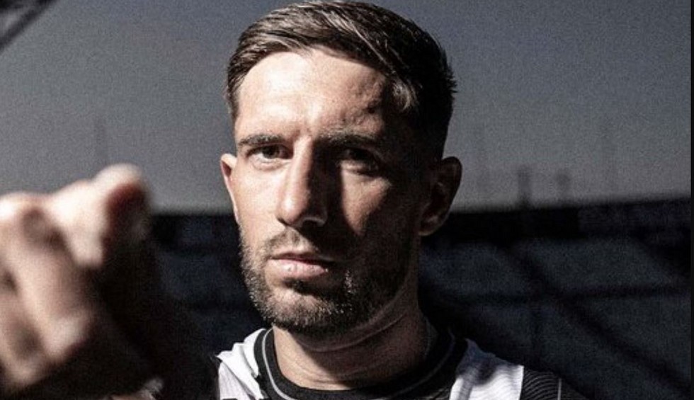 A generic square placeholder image with rounded corners in a figure.