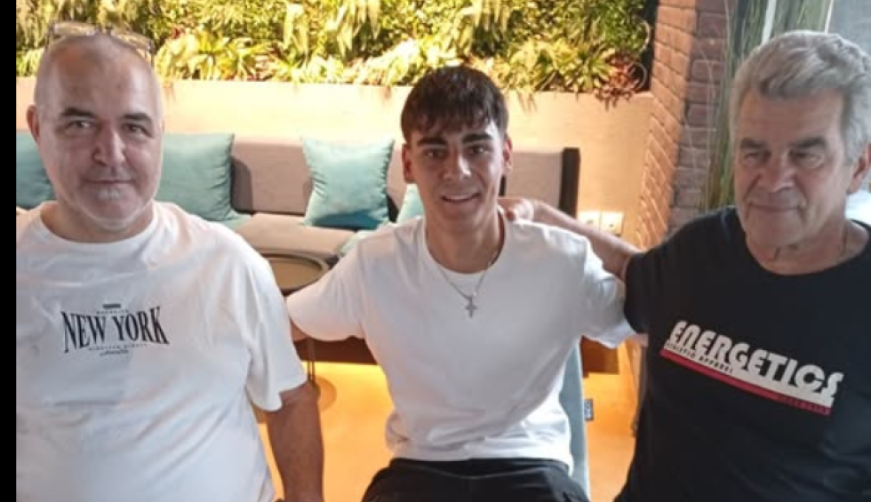 A generic square placeholder image with rounded corners in a figure.