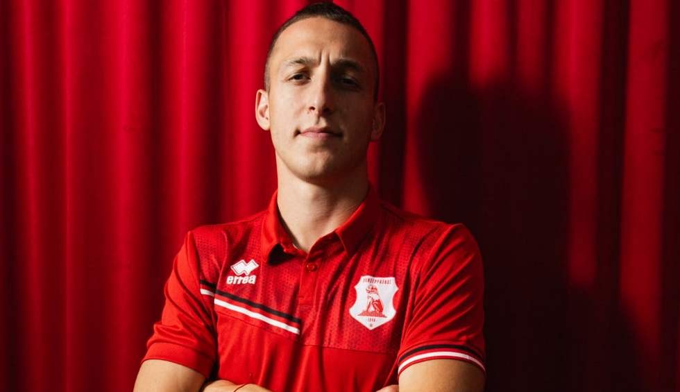 A generic square placeholder image with rounded corners in a figure.