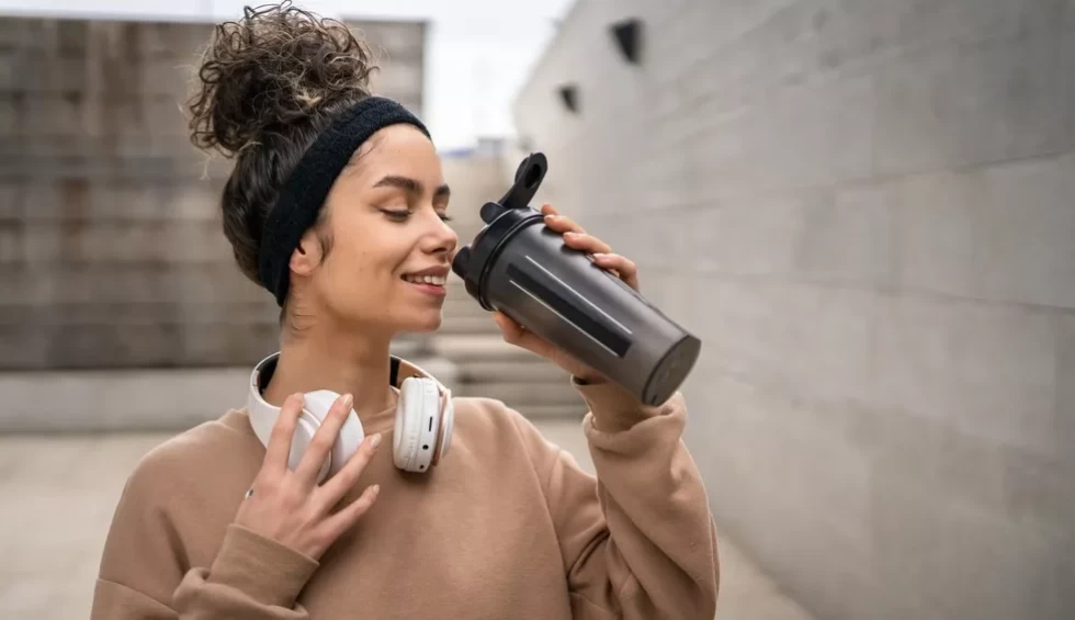 A generic square placeholder image with rounded corners in a figure.