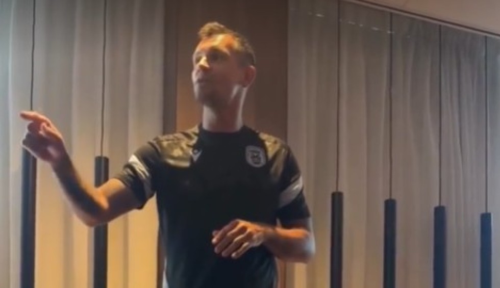 A generic square placeholder image with rounded corners in a figure.