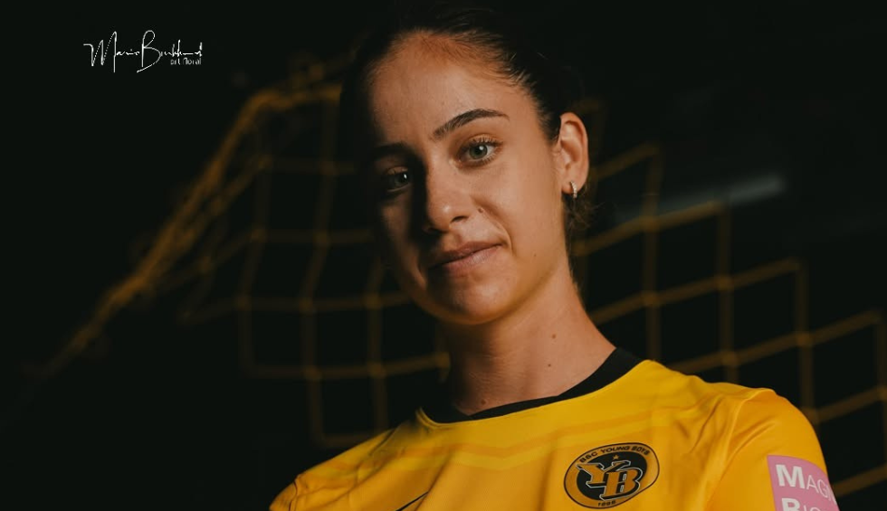 A generic square placeholder image with rounded corners in a figure.