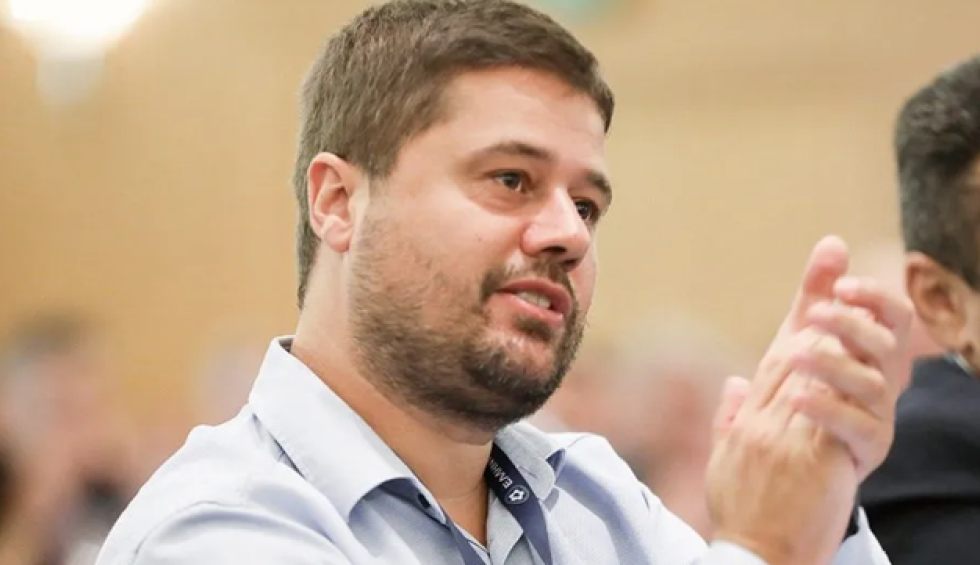 A generic square placeholder image with rounded corners in a figure.