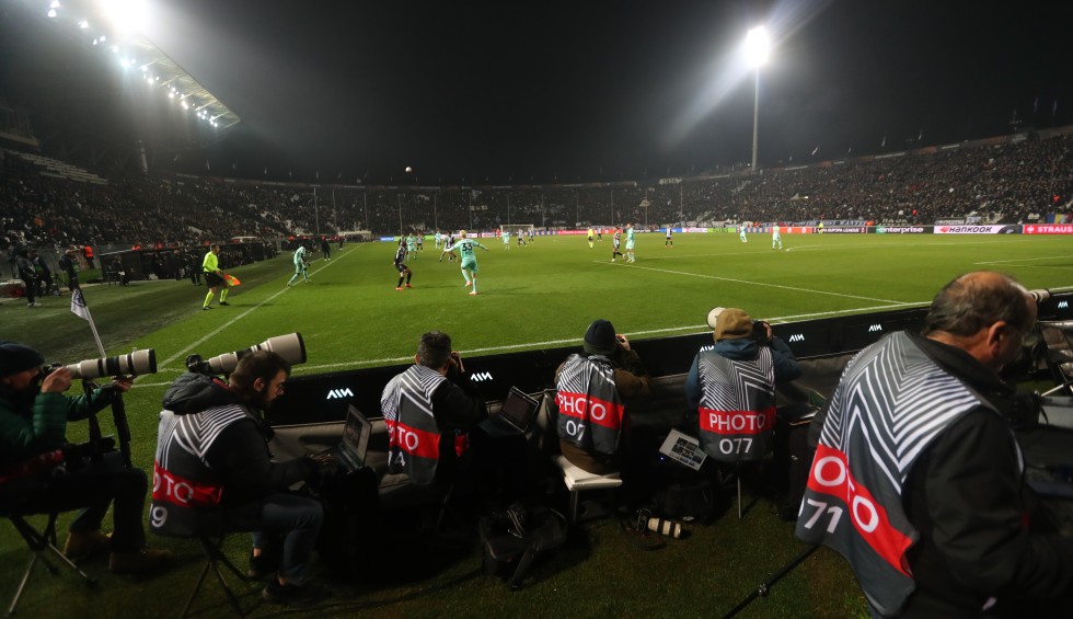 A generic square placeholder image with rounded corners in a figure.