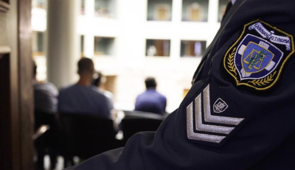 A generic square placeholder image with rounded corners in a figure.