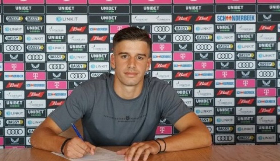 A generic square placeholder image with rounded corners in a figure.