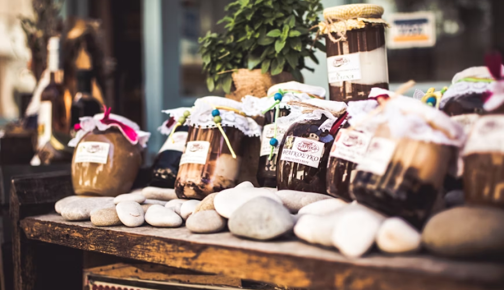 A generic square placeholder image with rounded corners in a figure.