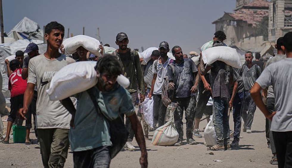 A generic square placeholder image with rounded corners in a figure.