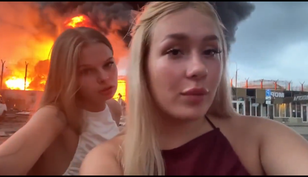 A generic square placeholder image with rounded corners in a figure.