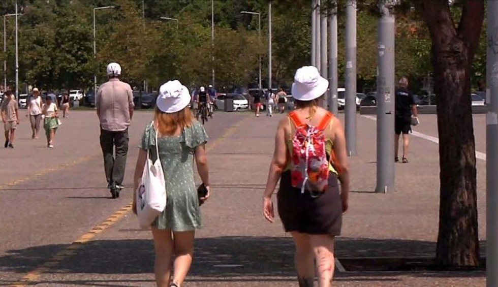 A generic square placeholder image with rounded corners in a figure.