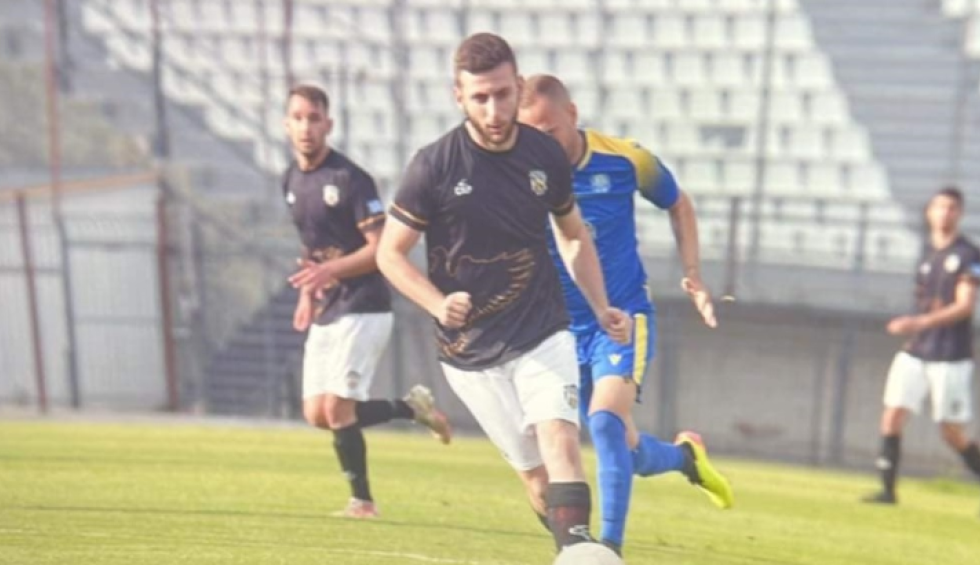 A generic square placeholder image with rounded corners in a figure.