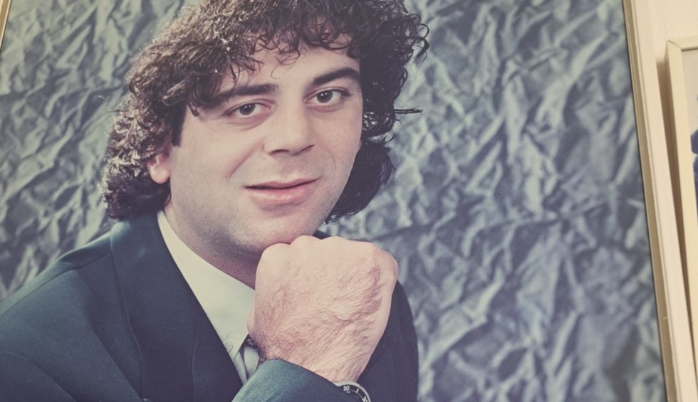 A generic square placeholder image with rounded corners in a figure.