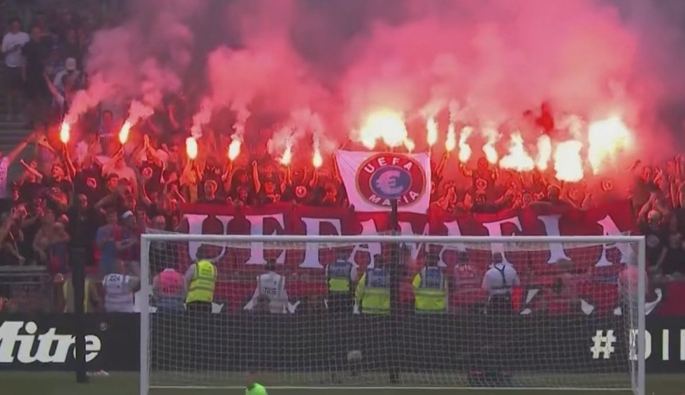 A generic square placeholder image with rounded corners in a figure.