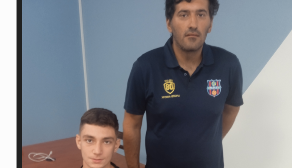 A generic square placeholder image with rounded corners in a figure.