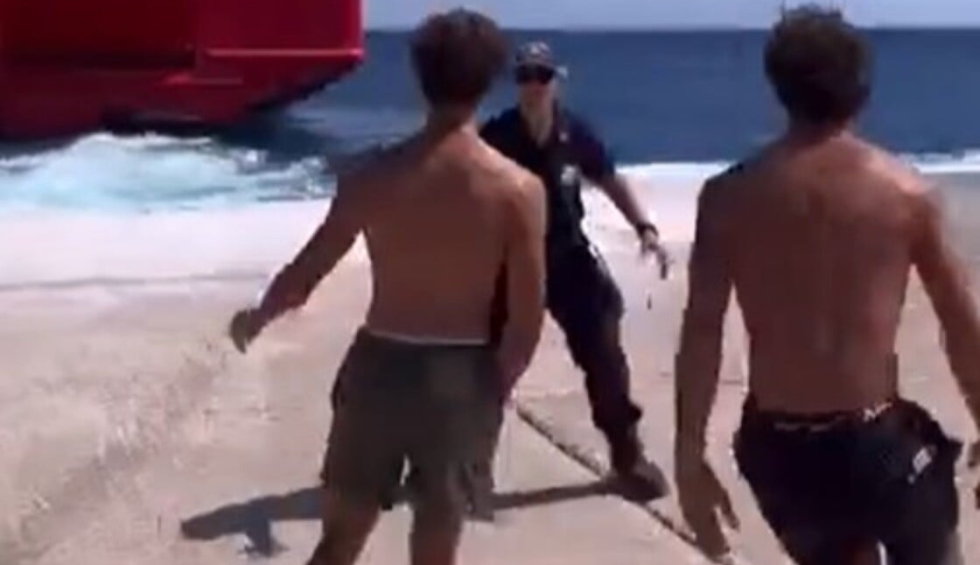 A generic square placeholder image with rounded corners in a figure.