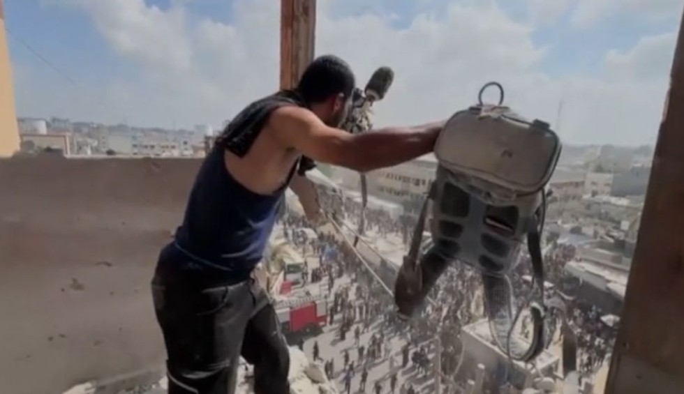 A generic square placeholder image with rounded corners in a figure.