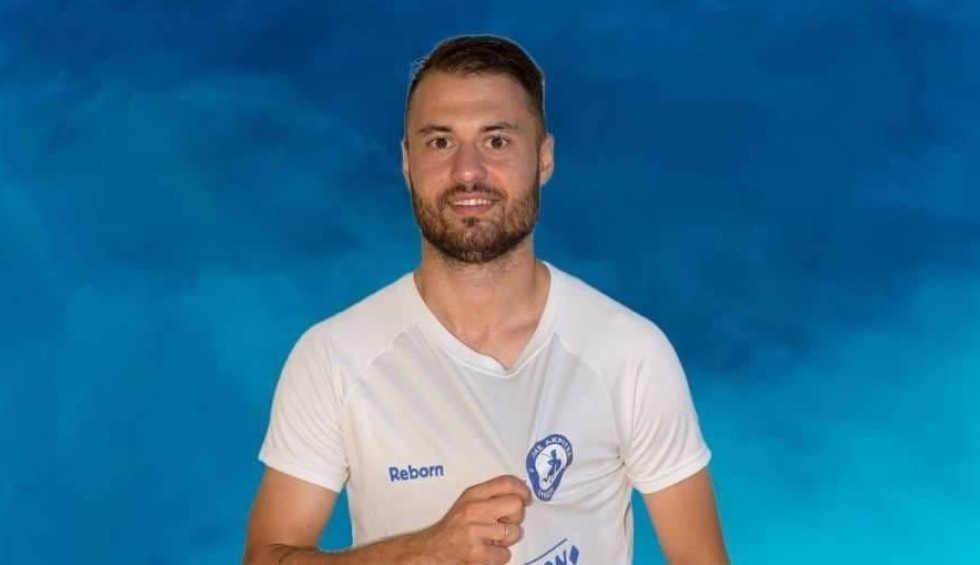 A generic square placeholder image with rounded corners in a figure.