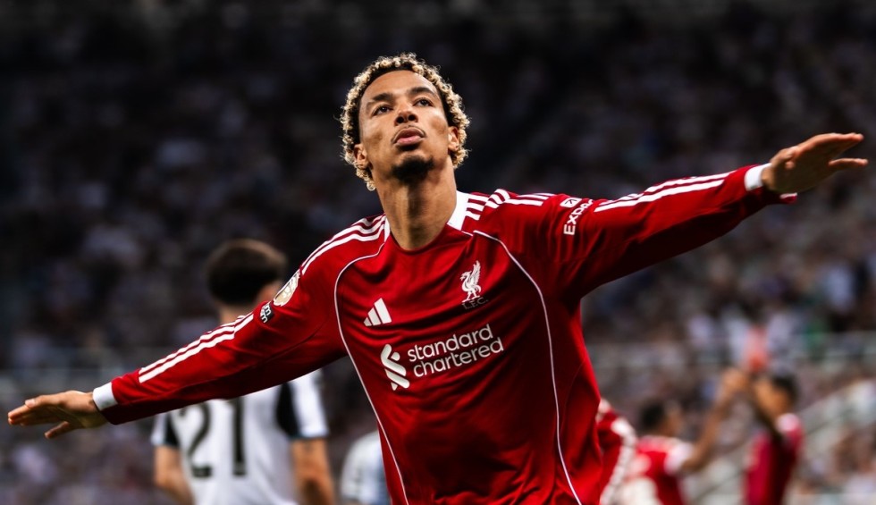 Λίβερπουλ: Εκτός για εννιά μήνες ο Εκιτικέ