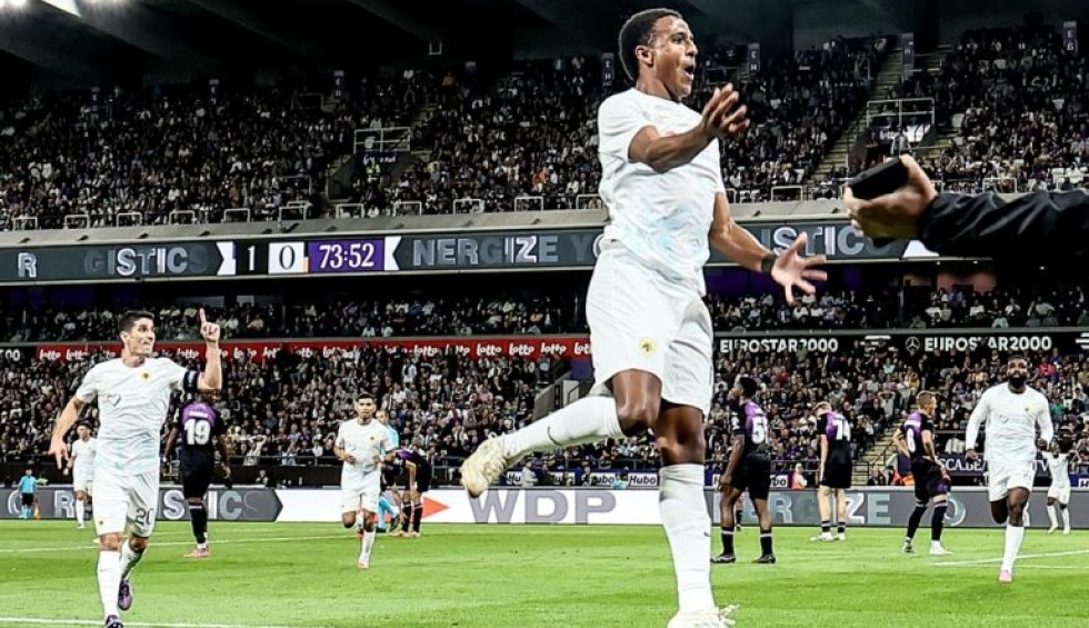 A generic square placeholder image with rounded corners in a figure.