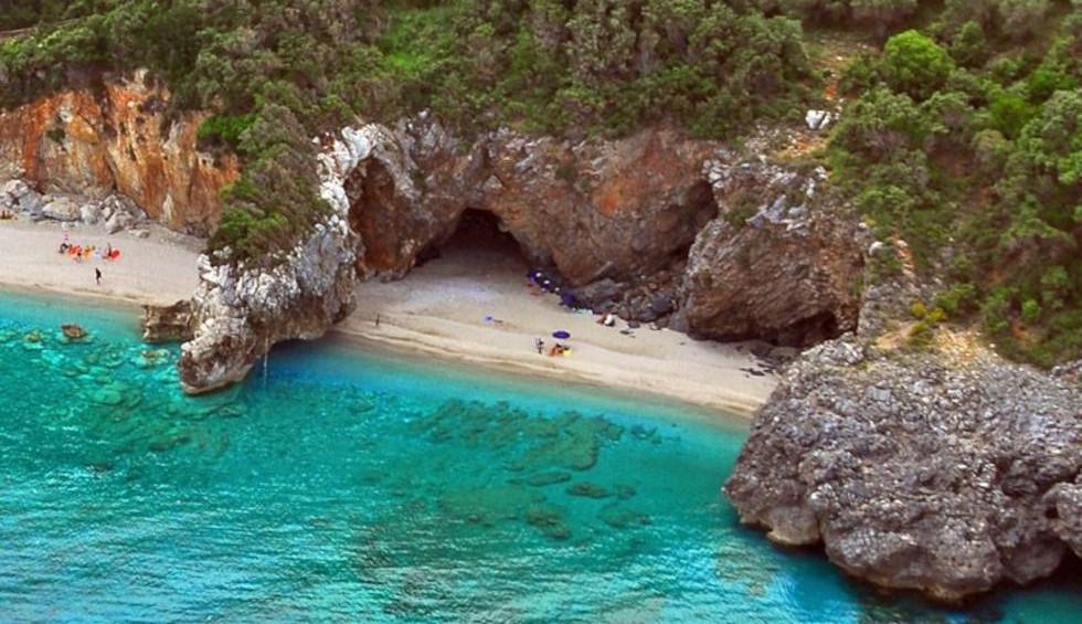 A generic square placeholder image with rounded corners in a figure.