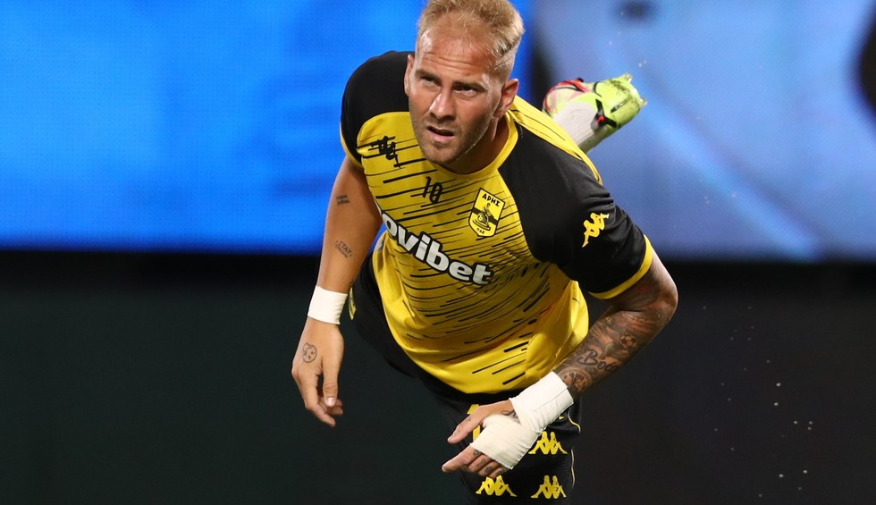 A generic square placeholder image with rounded corners in a figure.