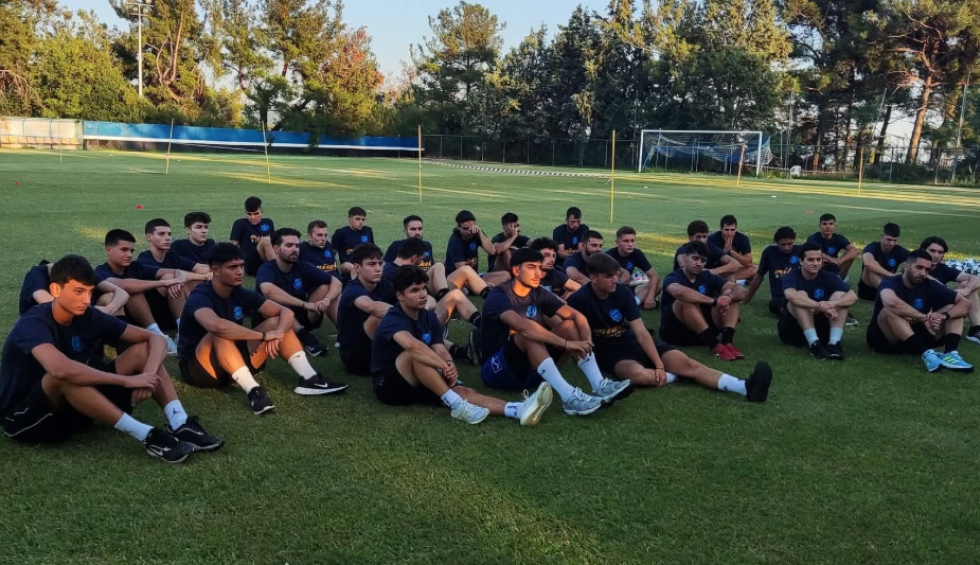 A generic square placeholder image with rounded corners in a figure.